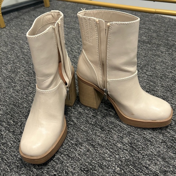 Shoes - Elegant Cream Ankle Boots